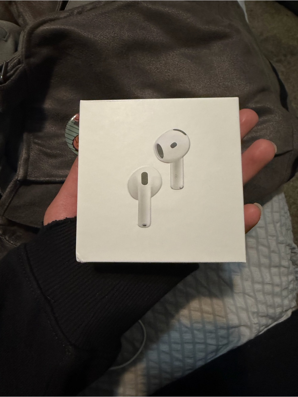 Apple Earbuds Wireless Charging Case – White